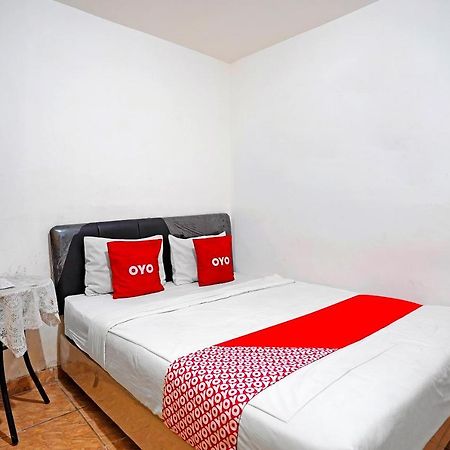 Oyo 91390 Kost Grand Royal Elite Hotel Surabaya Exterior foto