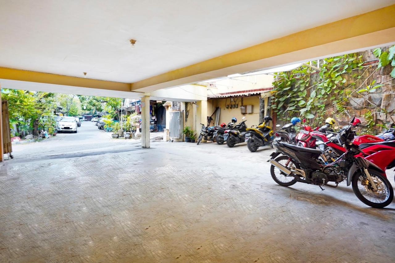 Oyo 91390 Kost Grand Royal Elite Hotel Surabaya Exterior foto