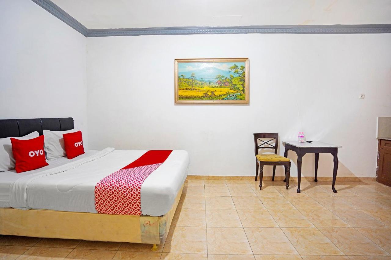 Oyo 91390 Kost Grand Royal Elite Hotel Surabaya Exterior foto